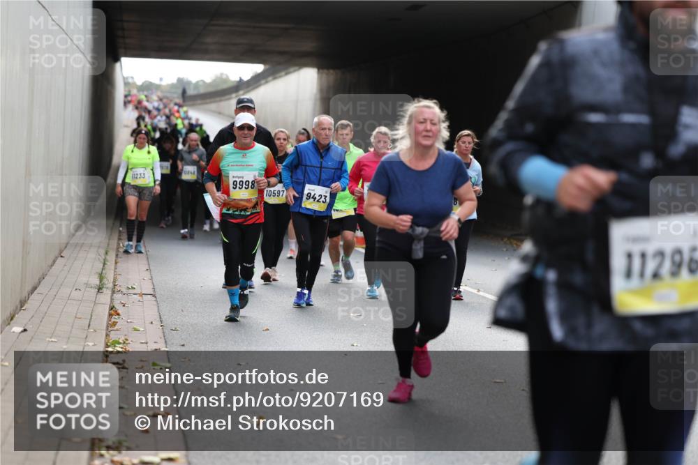 05.10.2025 - 20. swb-Marathon Bremen Michael Strokosch http://msf.ph/oto/9207169 05.10.2025 10:59:38 Laufen 11233, 9998, 10597, 9423, 11296, 7 meine-sportfotos.de