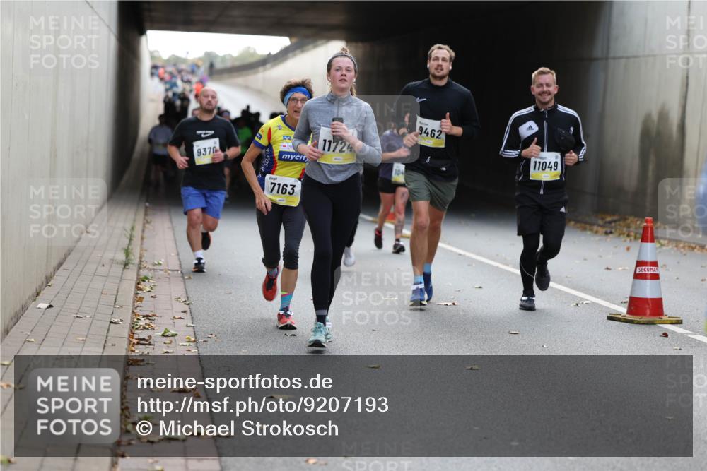 05.10.2025 - 20. swb-Marathon Bremen Michael Strokosch http://msf.ph/oto/9207193 05.10.2025 10:53:08 Laufen 9370, 11724, 7163, 104, 9462, 11049 meine-sportfotos.de