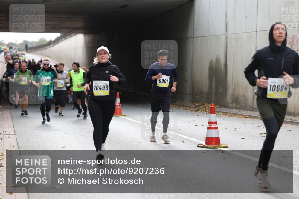 05.10.2025 - 20. swb-Marathon Bremen Michael Strokosch http://msf.ph/oto/9207236 05.10.2025 10:59:56 Laufen 462, 11468, 11270, 10498, 9901, 10684 meine-sportfotos.de