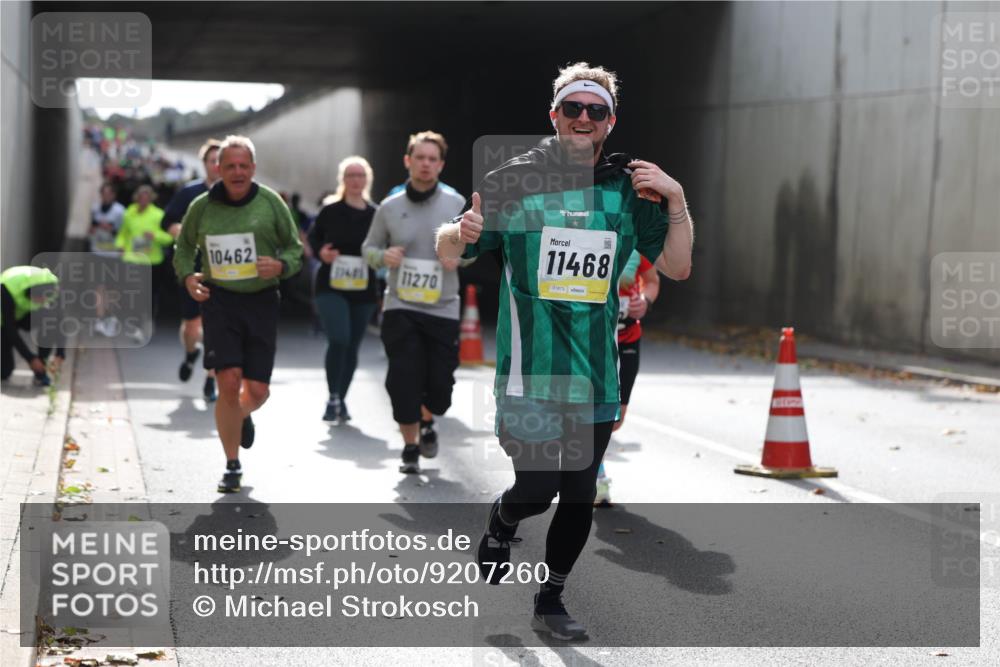 05.10.2025 - 20. swb-Marathon Bremen Michael Strokosch http://msf.ph/oto/9207260 05.10.2025 11:00:00 Laufen 10462, 11481, 11270, 11468, 01873 meine-sportfotos.de