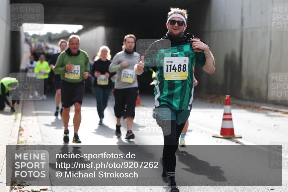05.10.2025 - 20. swb-Marathon Bremen Michael Strokosch http://msf.ph/oto/9207262 05.10.2025 11:00:01 Laufen 0462, 11270, 11468, 01873 meine-sportfotos.de