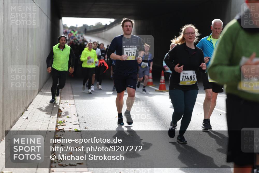 05.10.2025 - 20. swb-Marathon Bremen Michael Strokosch http://msf.ph/oto/9207272 05.10.2025 11:00:03 Laufen 10912, 9712, 11485 meine-sportfotos.de