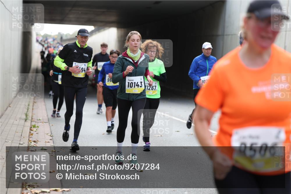 05.10.2025 - 20. swb-Marathon Bremen Michael Strokosch http://msf.ph/oto/9207284 05.10.2025 10:53:29 Laufen 94, 96, 10143, 1267, 0506 meine-sportfotos.de