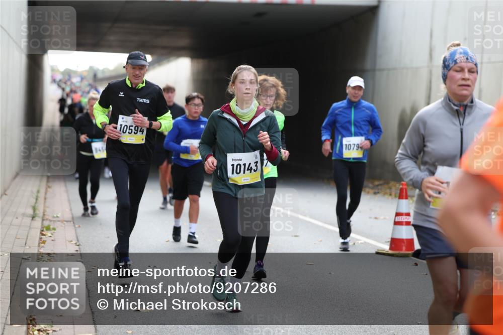 05.10.2025 - 20. swb-Marathon Bremen Michael Strokosch http://msf.ph/oto/9207286 05.10.2025 10:53:30 Laufen 845, 10594, 10143, 1079 meine-sportfotos.de