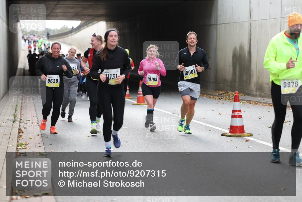 05.10.2025 - 20. swb-Marathon Bremen Michael Strokosch http://msf.ph/oto/9207315 05.10.2025 11:00:14 Laufen 9628, 47, 1131, 10001, 10168, 9976 meine-sportfotos.de