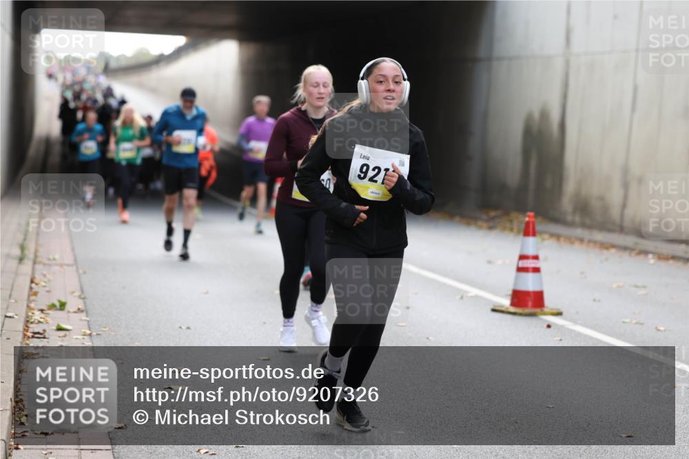 05.10.2025 - 20. swb-Marathon Bremen Michael Strokosch http://msf.ph/oto/9207326 05.10.2025 10:53:38 Laufen 921 meine-sportfotos.de