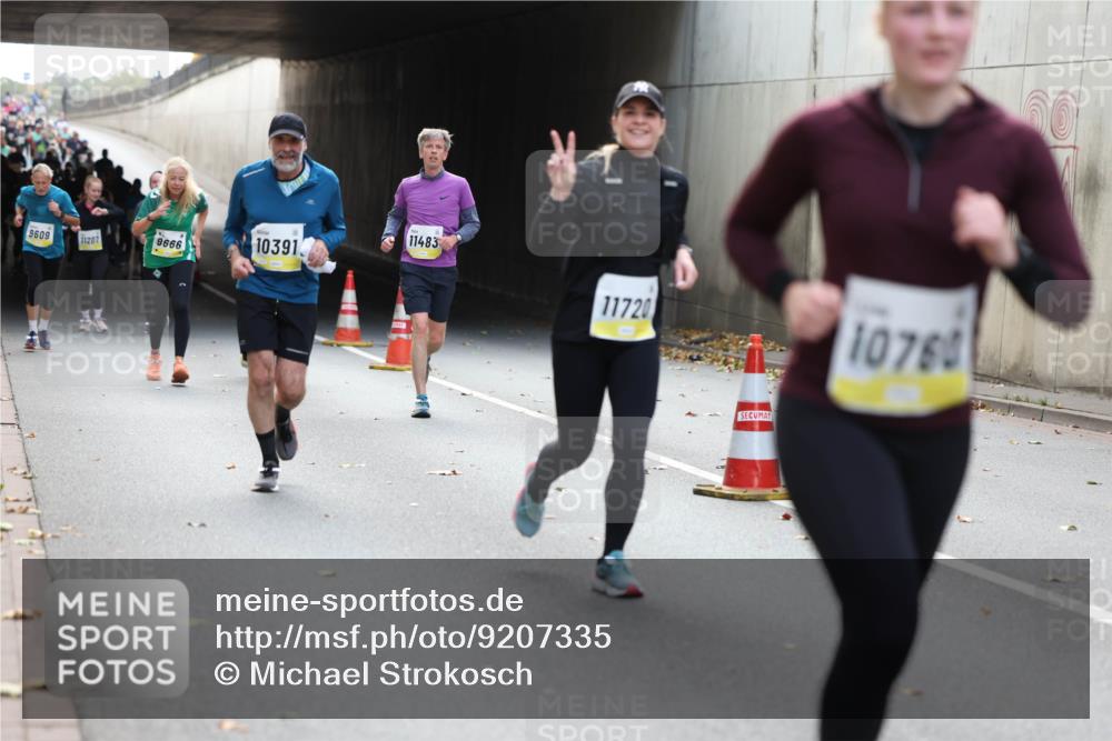 05.10.2025 - 20. swb-Marathon Bremen Michael Strokosch http://msf.ph/oto/9207335 05.10.2025 10:53:40 Laufen 9609, 11207, 10391, 9666, 11483, 11720, 10760 meine-sportfotos.de