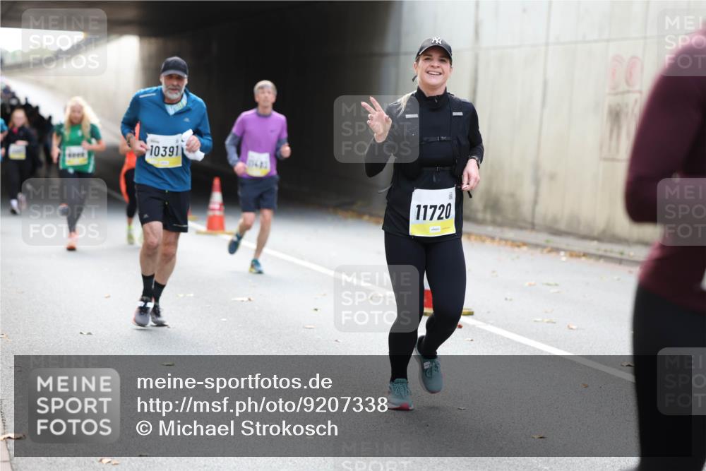 05.10.2025 - 20. swb-Marathon Bremen Michael Strokosch http://msf.ph/oto/9207338 05.10.2025 10:53:40 Laufen 10391, 10432, 11720 meine-sportfotos.de