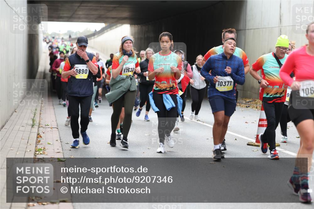 05.10.2025 - 20. swb-Marathon Bremen Michael Strokosch http://msf.ph/oto/9207346 05.10.2025 11:00:21 Laufen 1890, 17622, 10371, 9, 106 meine-sportfotos.de