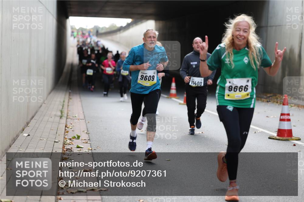 05.10.2025 - 20. swb-Marathon Bremen Michael Strokosch http://msf.ph/oto/9207361 05.10.2025 10:53:46 Laufen 9609, 11400, 9666 meine-sportfotos.de