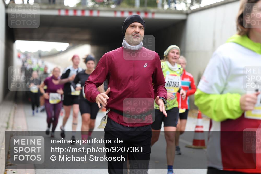 05.10.2025 - 20. swb-Marathon Bremen Michael Strokosch http://msf.ph/oto/9207381 05.10.2025 11:00:31 Laufen 10193 meine-sportfotos.de