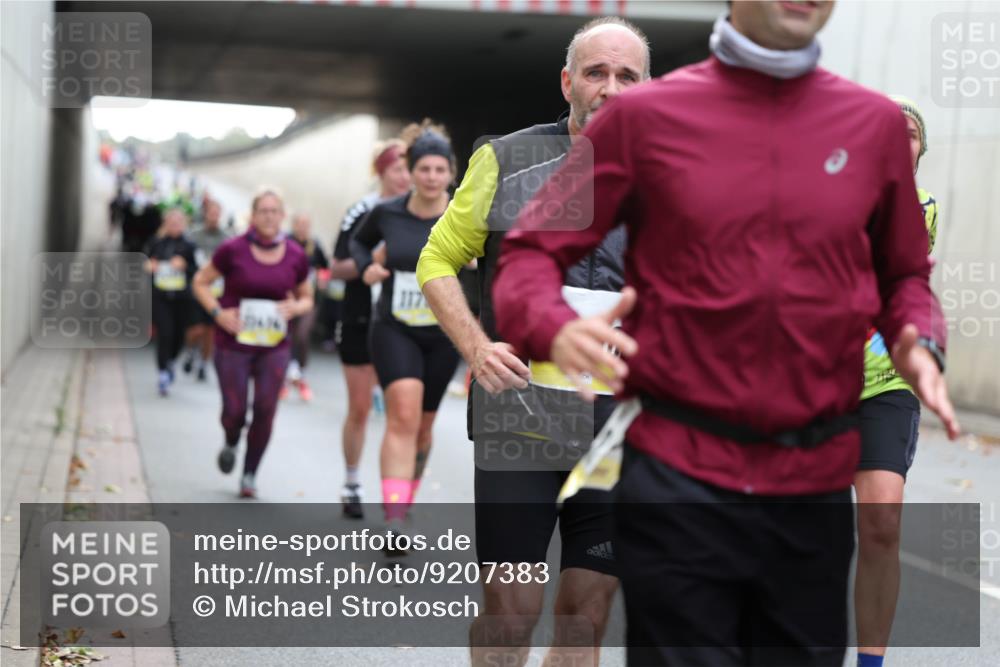 05.10.2025 - 20. swb-Marathon Bremen Michael Strokosch http://msf.ph/oto/9207383 05.10.2025 11:00:32 Laufen 117 meine-sportfotos.de
