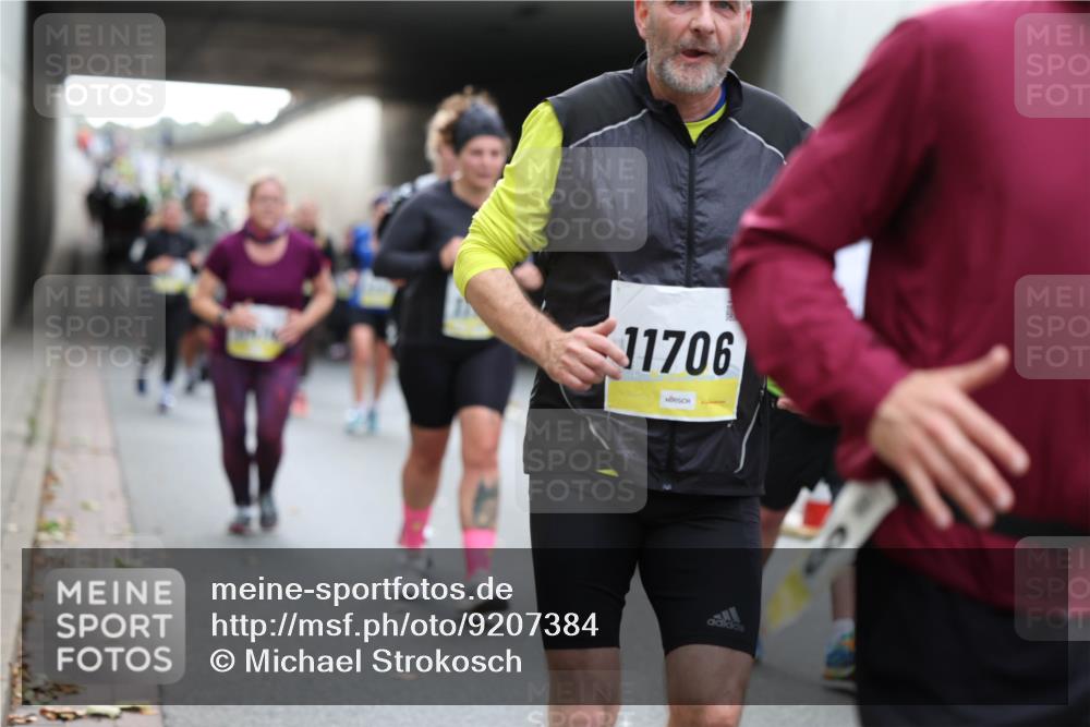 05.10.2025 - 20. swb-Marathon Bremen Michael Strokosch http://msf.ph/oto/9207384 05.10.2025 11:00:32 Laufen 11706 meine-sportfotos.de