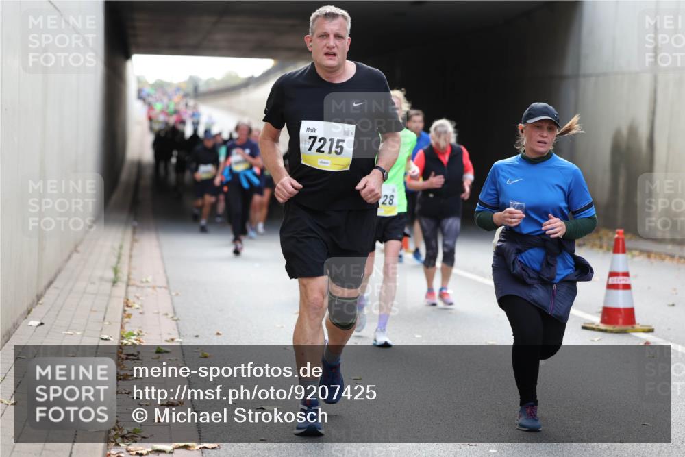 05.10.2025 - 20. swb-Marathon Bremen Michael Strokosch http://msf.ph/oto/9207425 05.10.2025 10:53:58 Laufen 7215, 28 meine-sportfotos.de