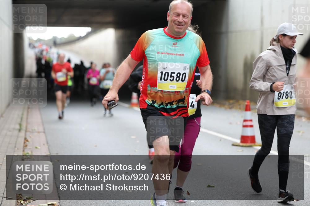 05.10.2025 - 20. swb-Marathon Bremen Michael Strokosch http://msf.ph/oto/9207436 05.10.2025 11:00:44 Laufen 20, 25, 10580, 4, 9, 80 meine-sportfotos.de