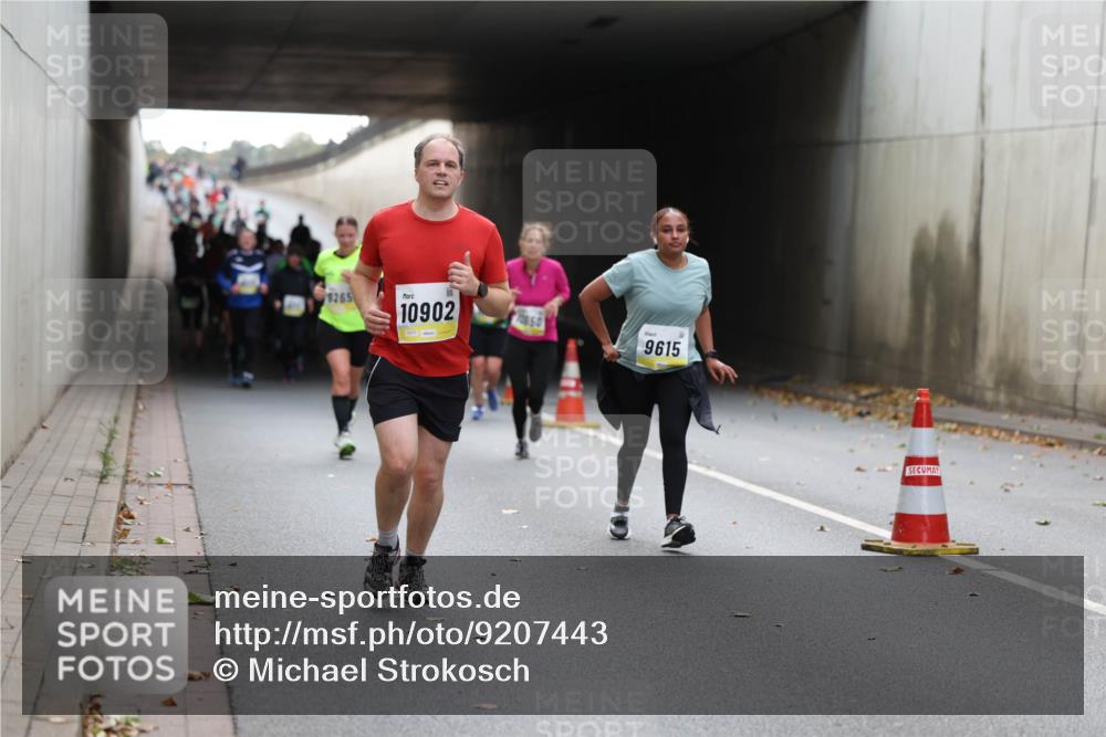 05.10.2025 - 20. swb-Marathon Bremen Michael Strokosch http://msf.ph/oto/9207443 05.10.2025 11:00:48 Laufen 265, 10902, 70650, 9615 meine-sportfotos.de