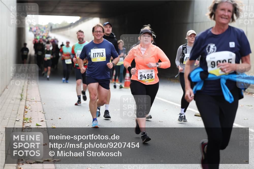 05.10.2025 - 20. swb-Marathon Bremen Michael Strokosch http://msf.ph/oto/9207454 05.10.2025 10:54:05 Laufen 11713, 9495 meine-sportfotos.de