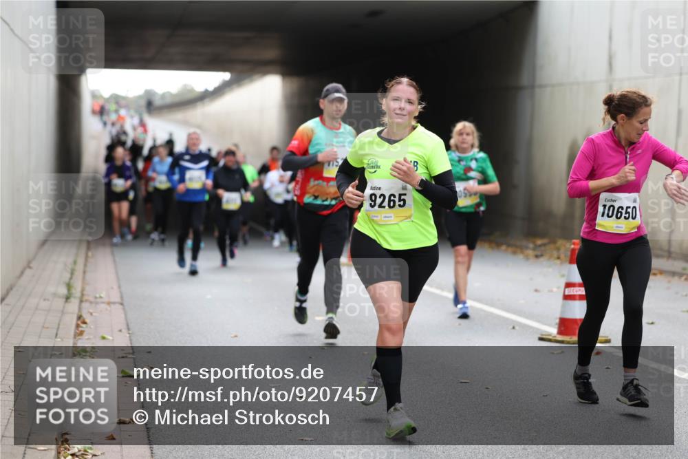 05.10.2025 - 20. swb-Marathon Bremen Michael Strokosch http://msf.ph/oto/9207457 05.10.2025 11:00:53 Laufen 9265, 10650 meine-sportfotos.de