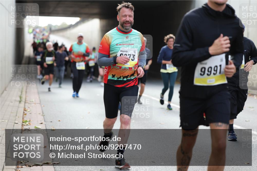 05.10.2025 - 20. swb-Marathon Bremen Michael Strokosch http://msf.ph/oto/9207470 05.10.2025 10:54:08 Laufen 20, 73, 9991 meine-sportfotos.de