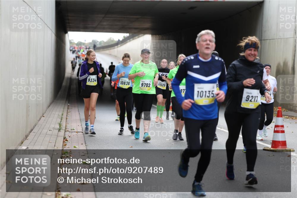 05.10.2025 - 20. swb-Marathon Bremen Michael Strokosch http://msf.ph/oto/9207489 05.10.2025 11:00:59 Laufen 9334, 10836, 9702, 11529, 87, 10135, 63, 9211 meine-sportfotos.de