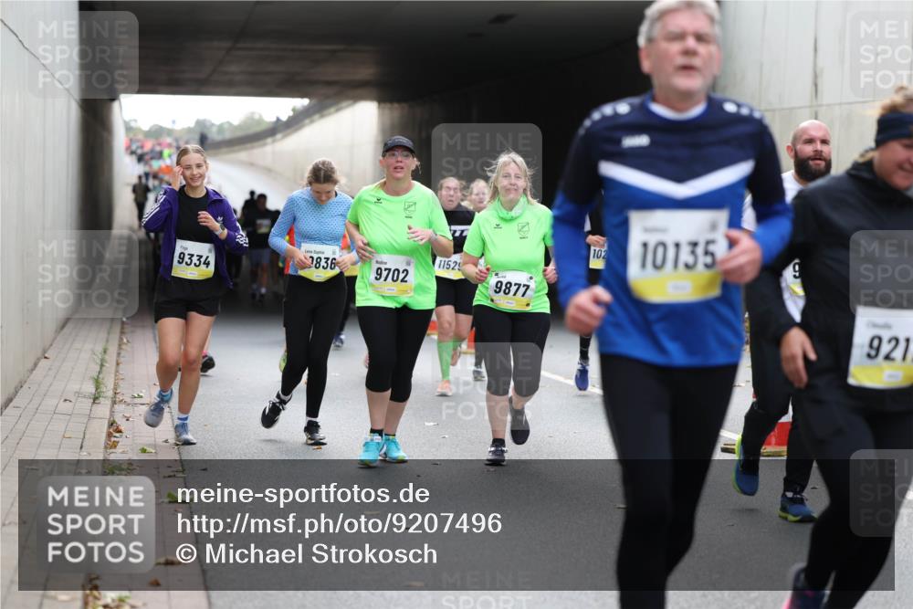 05.10.2025 - 20. swb-Marathon Bremen Michael Strokosch http://msf.ph/oto/9207496 05.10.2025 11:01:00 Laufen 9334, 11529, 836, 9702, 9877, 102, 10135, 9, 921 meine-sportfotos.de