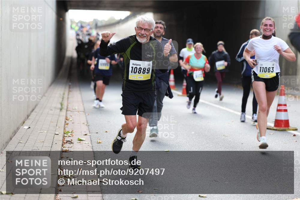 05.10.2025 - 20. swb-Marathon Bremen Michael Strokosch http://msf.ph/oto/9207497 05.10.2025 10:54:14 Laufen 11063, 10889 meine-sportfotos.de