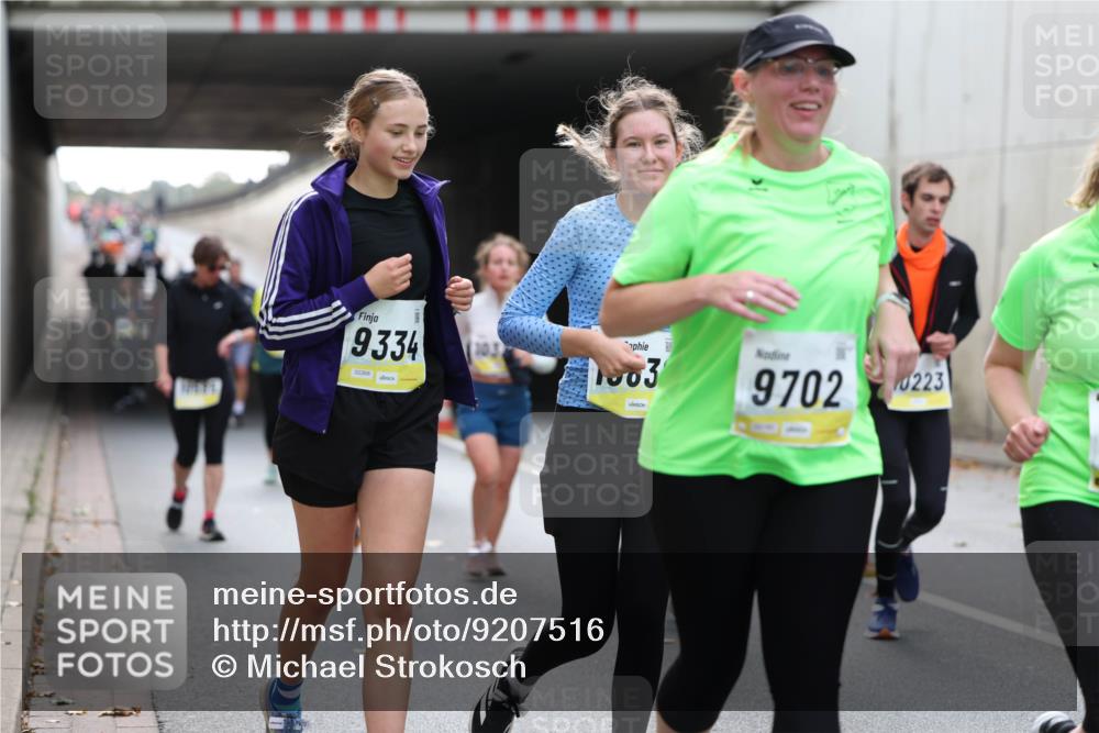 05.10.2025 - 20. swb-Marathon Bremen Michael Strokosch http://msf.ph/oto/9207516 05.10.2025 11:01:03 Laufen 9334, 02268, 1903, 9702, 0223 meine-sportfotos.de