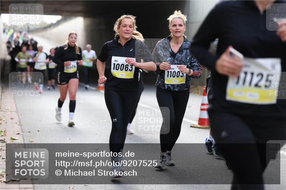 05.10.2025 - 20. swb-Marathon Bremen Michael Strokosch http://msf.ph/oto/9207525 05.10.2025 10:54:19 Laufen 10504, 10063, 1, 11003, 11125 meine-sportfotos.de