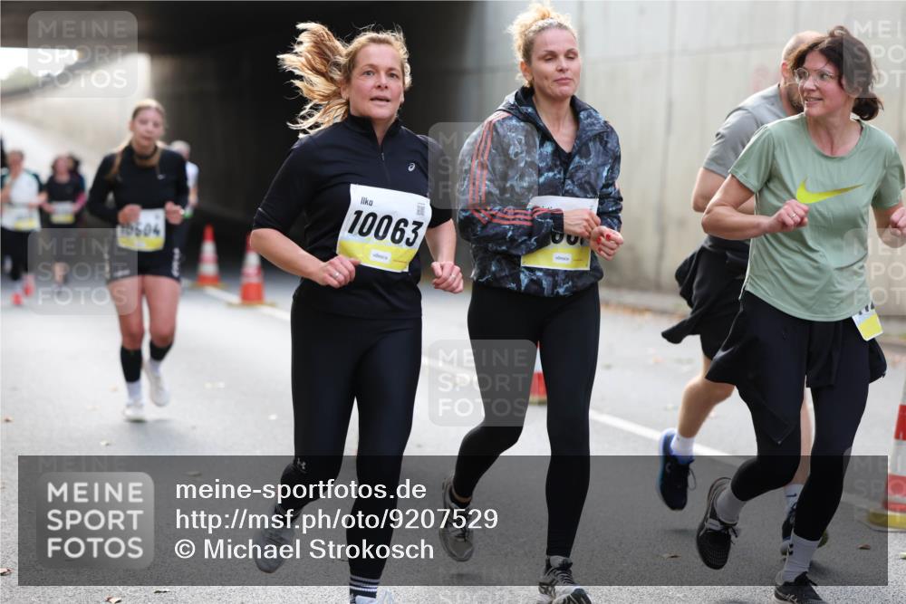 05.10.2025 - 20. swb-Marathon Bremen Michael Strokosch http://msf.ph/oto/9207529 05.10.2025 10:54:20 Laufen 10504, 10063 meine-sportfotos.de