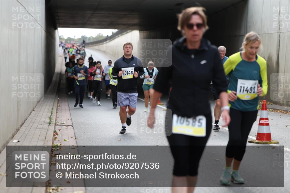 05.10.2025 - 20. swb-Marathon Bremen Michael Strokosch http://msf.ph/oto/9207536 05.10.2025 11:01:08 Laufen 9184, 10859, 9306, 10148, 11584, 11490, 10585 meine-sportfotos.de