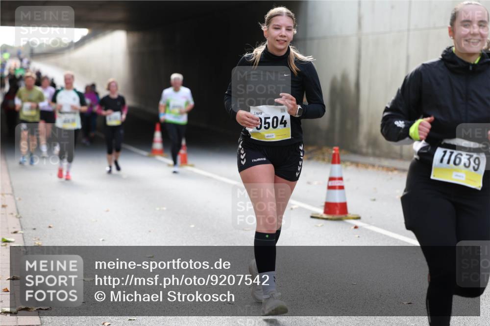 05.10.2025 - 20. swb-Marathon Bremen Michael Strokosch http://msf.ph/oto/9207542 05.10.2025 10:54:22 Laufen 3504, 11639 meine-sportfotos.de