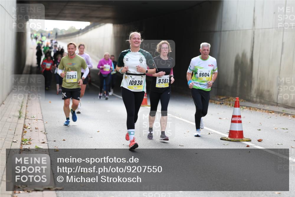 05.10.2025 - 20. swb-Marathon Bremen Michael Strokosch http://msf.ph/oto/9207550 05.10.2025 10:54:25 Laufen 11263, 10930, 9381, 9604 meine-sportfotos.de