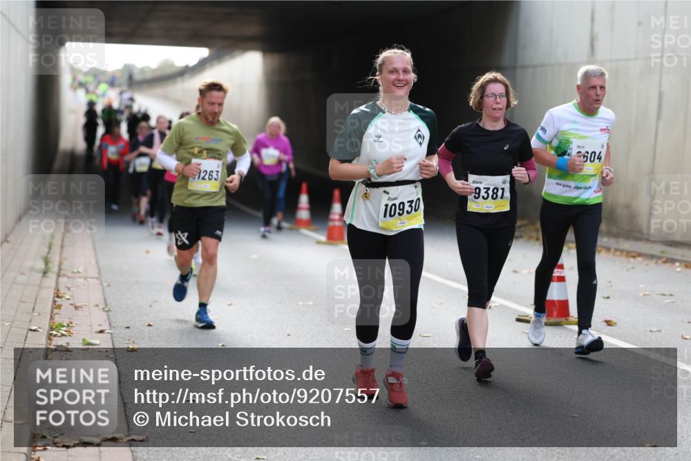 05.10.2025 - 20. swb-Marathon Bremen Michael Strokosch http://msf.ph/oto/9207557 05.10.2025 10:54:26 Laufen 1263, 30, 604, 10930, 9381 meine-sportfotos.de