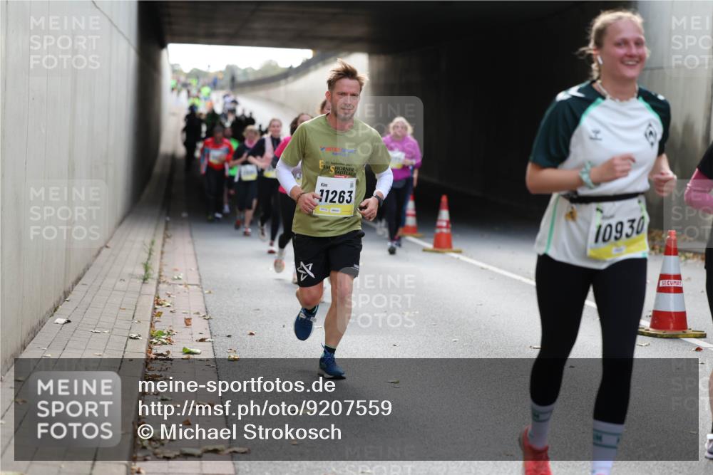 05.10.2025 - 20. swb-Marathon Bremen Michael Strokosch http://msf.ph/oto/9207559 05.10.2025 10:54:27 Laufen 21, 2025, 11263, 10930 meine-sportfotos.de