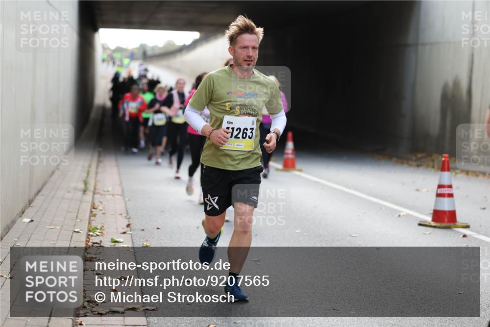 05.10.2025 - 20. swb-Marathon Bremen Michael Strokosch http://msf.ph/oto/9207565 05.10.2025 10:54:27 Laufen 21, 2025, 1263, 02512 meine-sportfotos.de