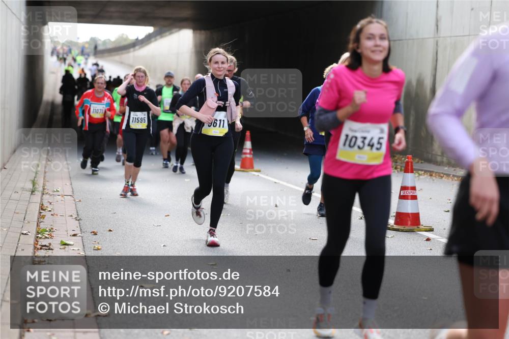 05.10.2025 - 20. swb-Marathon Bremen Michael Strokosch http://msf.ph/oto/9207584 05.10.2025 10:54:31 Laufen 11071, 11595, 9611, 10345 meine-sportfotos.de