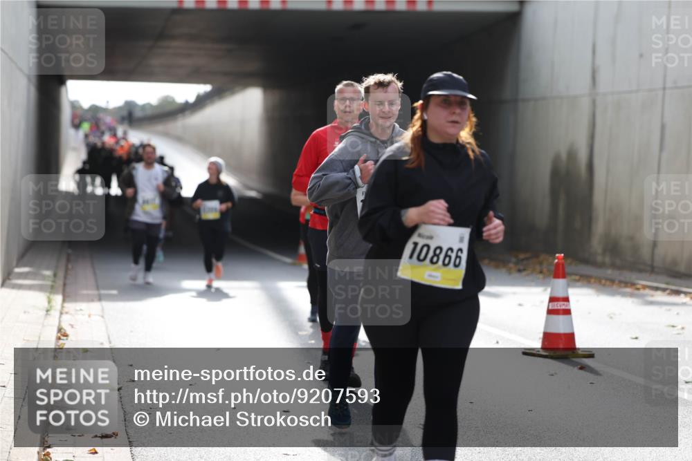 05.10.2025 - 20. swb-Marathon Bremen Michael Strokosch http://msf.ph/oto/9207593 05.10.2025 11:01:24 Laufen 10866 meine-sportfotos.de