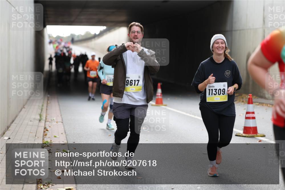05.10.2025 - 20. swb-Marathon Bremen Michael Strokosch http://msf.ph/oto/9207618 05.10.2025 11:01:30 Laufen 1159, 9617, 11309 meine-sportfotos.de