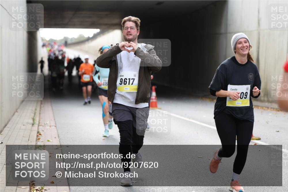 05.10.2025 - 20. swb-Marathon Bremen Michael Strokosch http://msf.ph/oto/9207620 05.10.2025 11:01:30 Laufen 9617, 115, 09 meine-sportfotos.de