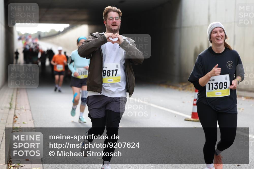 05.10.2025 - 20. swb-Marathon Bremen Michael Strokosch http://msf.ph/oto/9207624 05.10.2025 11:01:31 Laufen 1590, 9617, 11309 meine-sportfotos.de