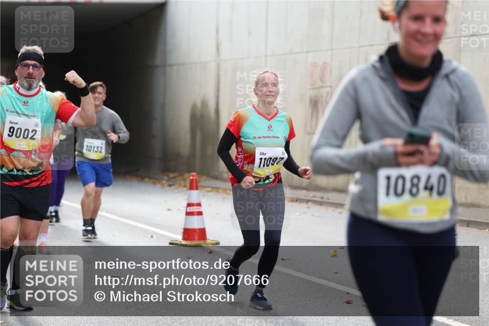 05.10.2025 - 20. swb-Marathon Bremen Michael Strokosch http://msf.ph/oto/9207666 05.10.2025 11:01:48 Laufen 20, 9002, 10132, 20, 11097, 10840 meine-sportfotos.de