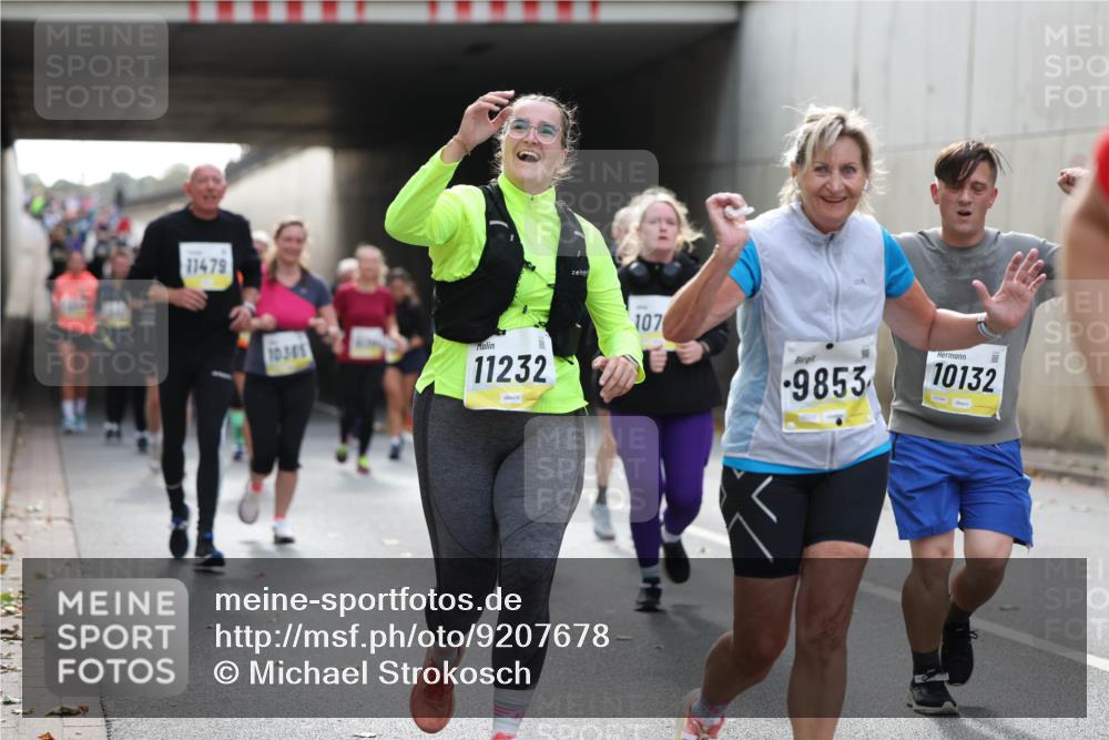 05.10.2025 - 20. swb-Marathon Bremen Michael Strokosch http://msf.ph/oto/9207678 05.10.2025 11:01:51 Laufen 11479, 10365, 11232, 107, 9853, 10132 meine-sportfotos.de