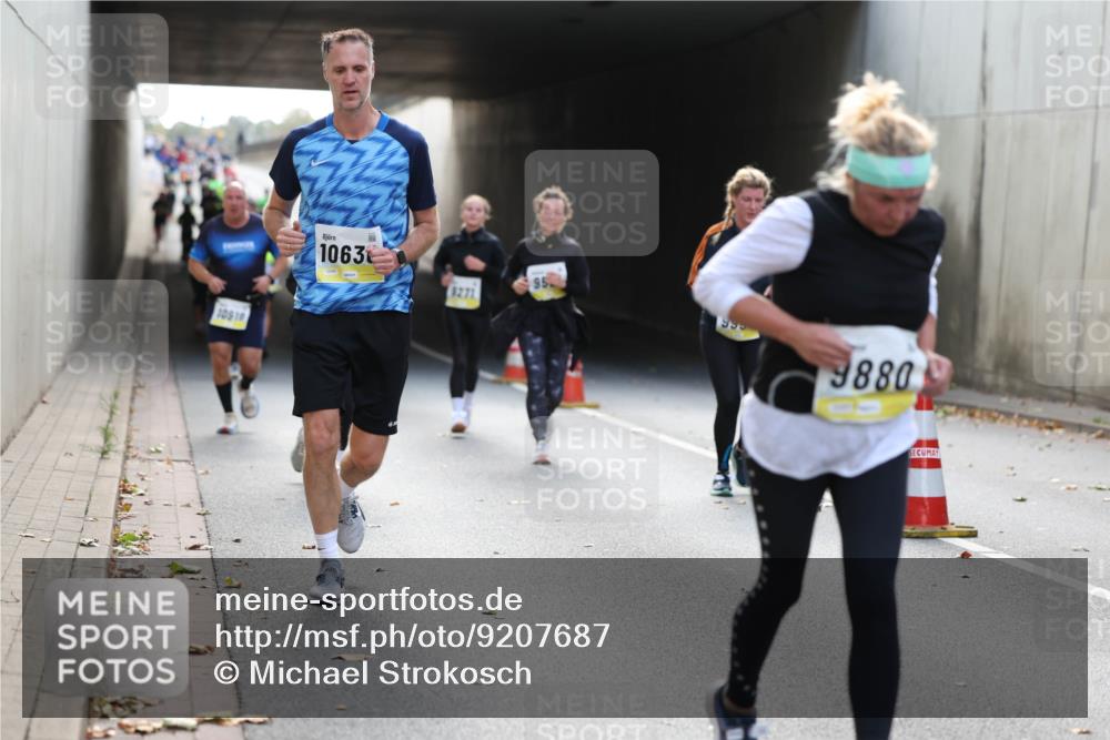 05.10.2025 - 20. swb-Marathon Bremen Michael Strokosch http://msf.ph/oto/9207687 05.10.2025 10:54:52 Laufen 10918, 1063, 3271, 95, 9880 meine-sportfotos.de