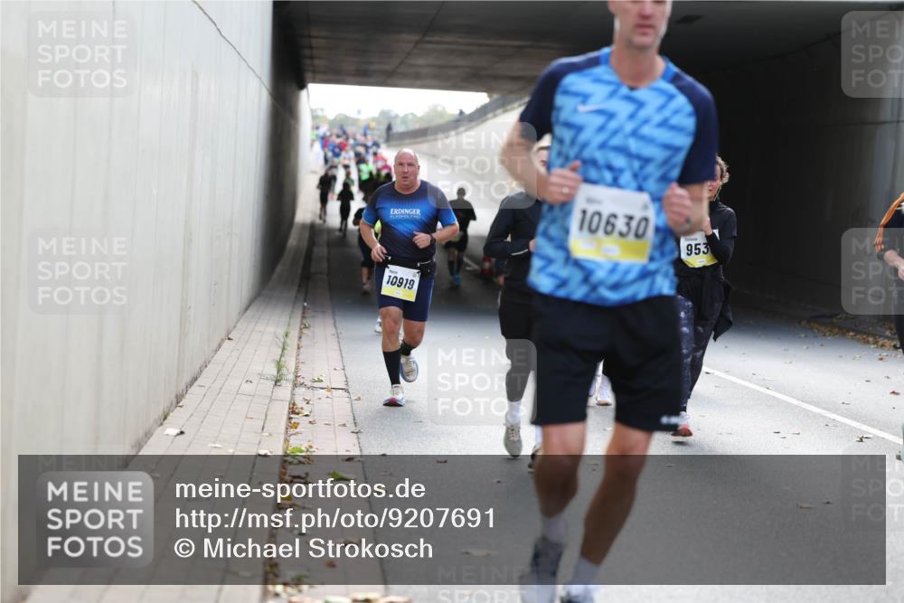 05.10.2025 - 20. swb-Marathon Bremen Michael Strokosch http://msf.ph/oto/9207691 05.10.2025 10:54:53 Laufen 10630, 953, 10919 meine-sportfotos.de