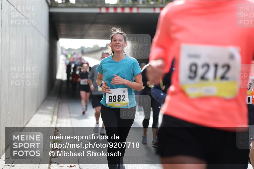 05.10.2025 - 20. swb-Marathon Bremen Michael Strokosch http://msf.ph/oto/9207718 05.10.2025 11:02:01 Laufen 9982, 9212, 0 meine-sportfotos.de