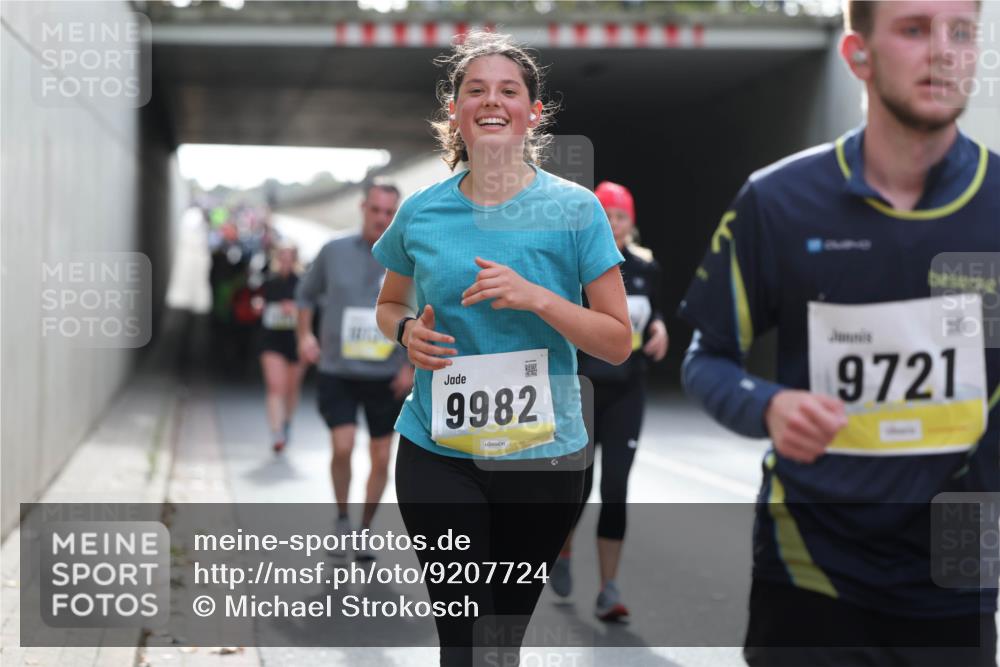 05.10.2025 - 20. swb-Marathon Bremen Michael Strokosch http://msf.ph/oto/9207724 05.10.2025 11:02:01 Laufen 9982, 9721 meine-sportfotos.de