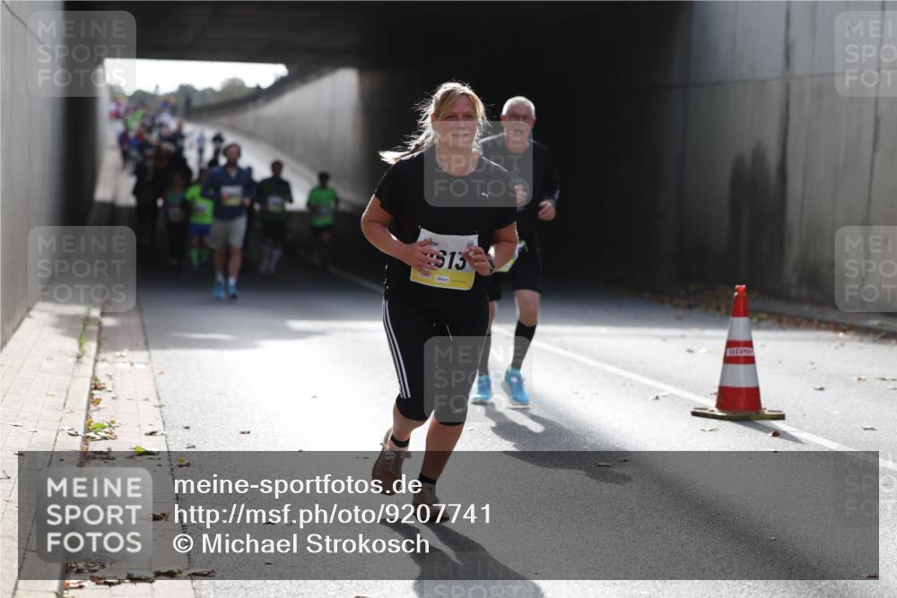 05.10.2025 - 20. swb-Marathon Bremen Michael Strokosch http://msf.ph/oto/9207741 05.10.2025 10:55:05 Laufen 513 meine-sportfotos.de