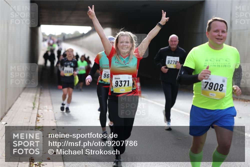 05.10.2025 - 20. swb-Marathon Bremen Michael Strokosch http://msf.ph/oto/9207786 05.10.2025 10:55:17 Laufen 20, 9278, 96, 9371, 7908 meine-sportfotos.de