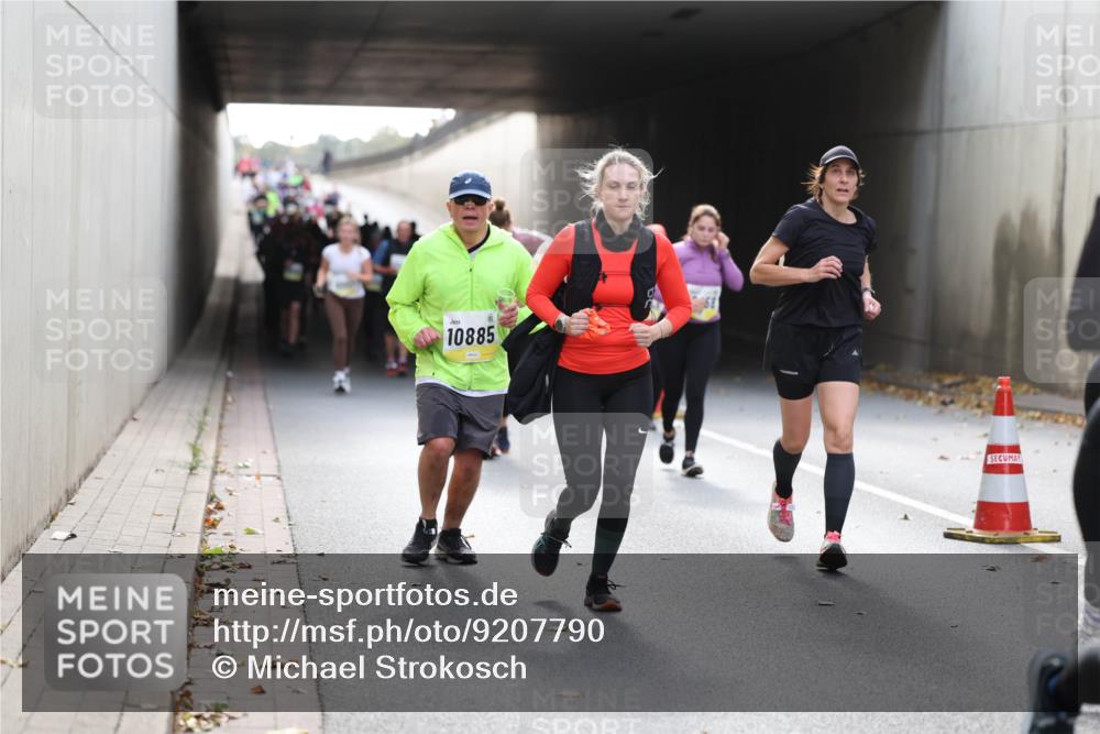 05.10.2025 - 20. swb-Marathon Bremen Michael Strokosch http://msf.ph/oto/9207790 05.10.2025 11:02:14 Laufen 10885 meine-sportfotos.de