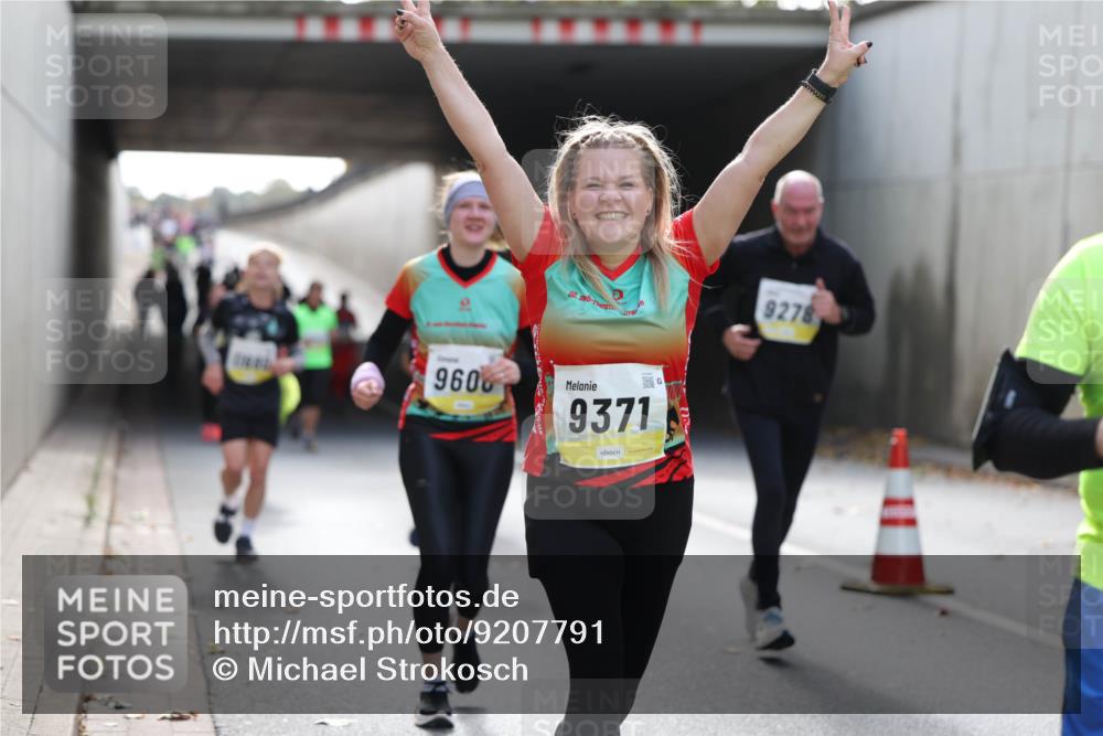 05.10.2025 - 20. swb-Marathon Bremen Michael Strokosch http://msf.ph/oto/9207791 05.10.2025 10:55:18 Laufen 20, 9278, 960, 9371 meine-sportfotos.de